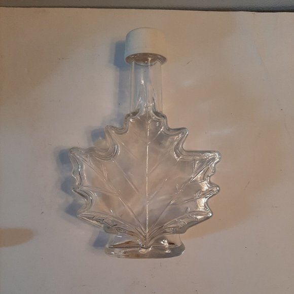 Canadian Maple Leaf Shape Clear Glass Syrup Bottle with Lid Embossed Empty - Picture 3 of 7